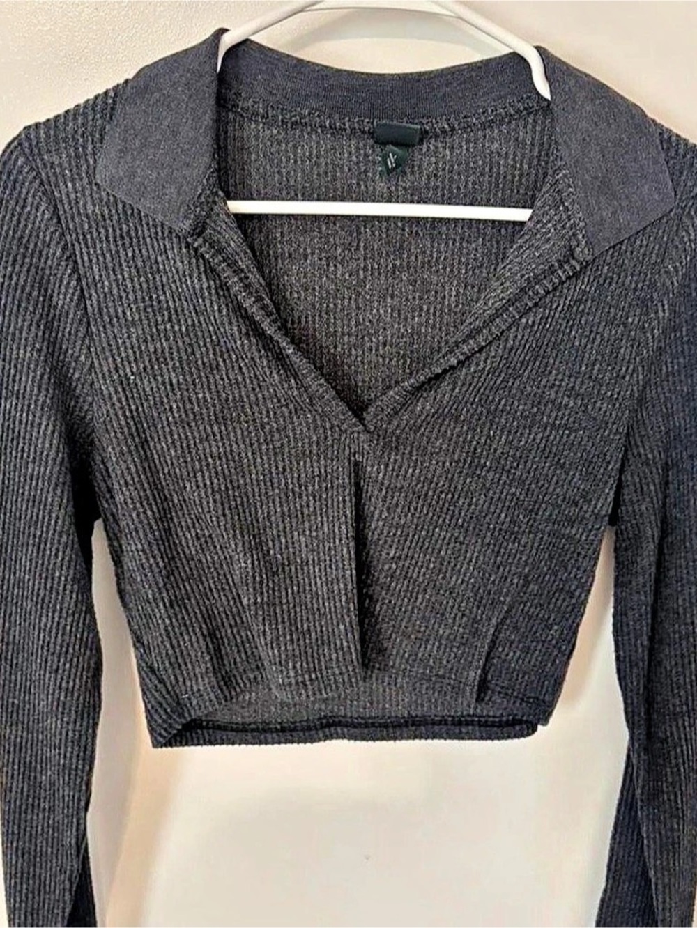 Wild Fable Cropped V-Neck Sweater in Gray Size Large